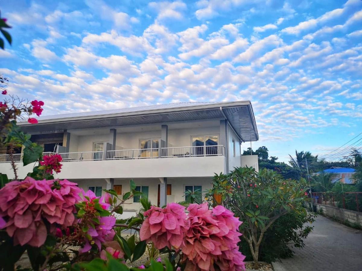 Beyond Island Hotel Moalboal Kültér fotó